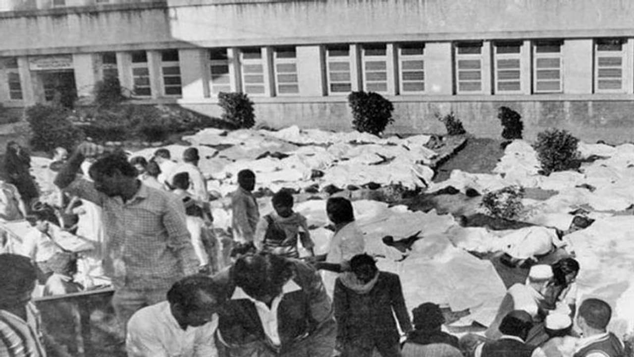 Bhopal gas tragedy की 37वीं बरसी: चंद पलों में मारे गए थे हजारों लोग, पूरा शहर चीख रहा था, पढ़ें वो भयानक मंजर Bhopal gas tragedy की 37वीं बरसी: चंद पलों में मारे गए थे हजारों लोग, पूरा शहर चीख रहा था, पढ़ें वो भयानक मंजर