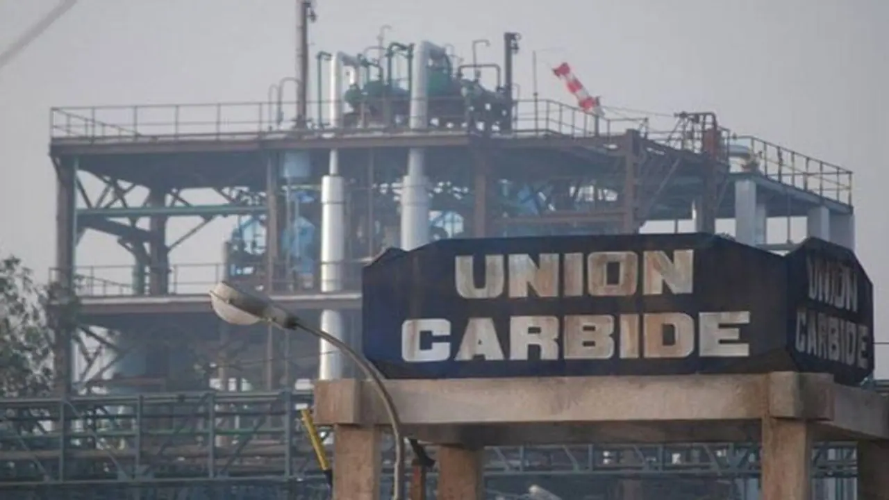 Bhopal gas tragedy: City gets rid of Union Carbide factory's toxic waste 40 years after disaster Bhopal gas tragedy: City gets rid of Union Carbide factory's toxic waste 40 years after disaster