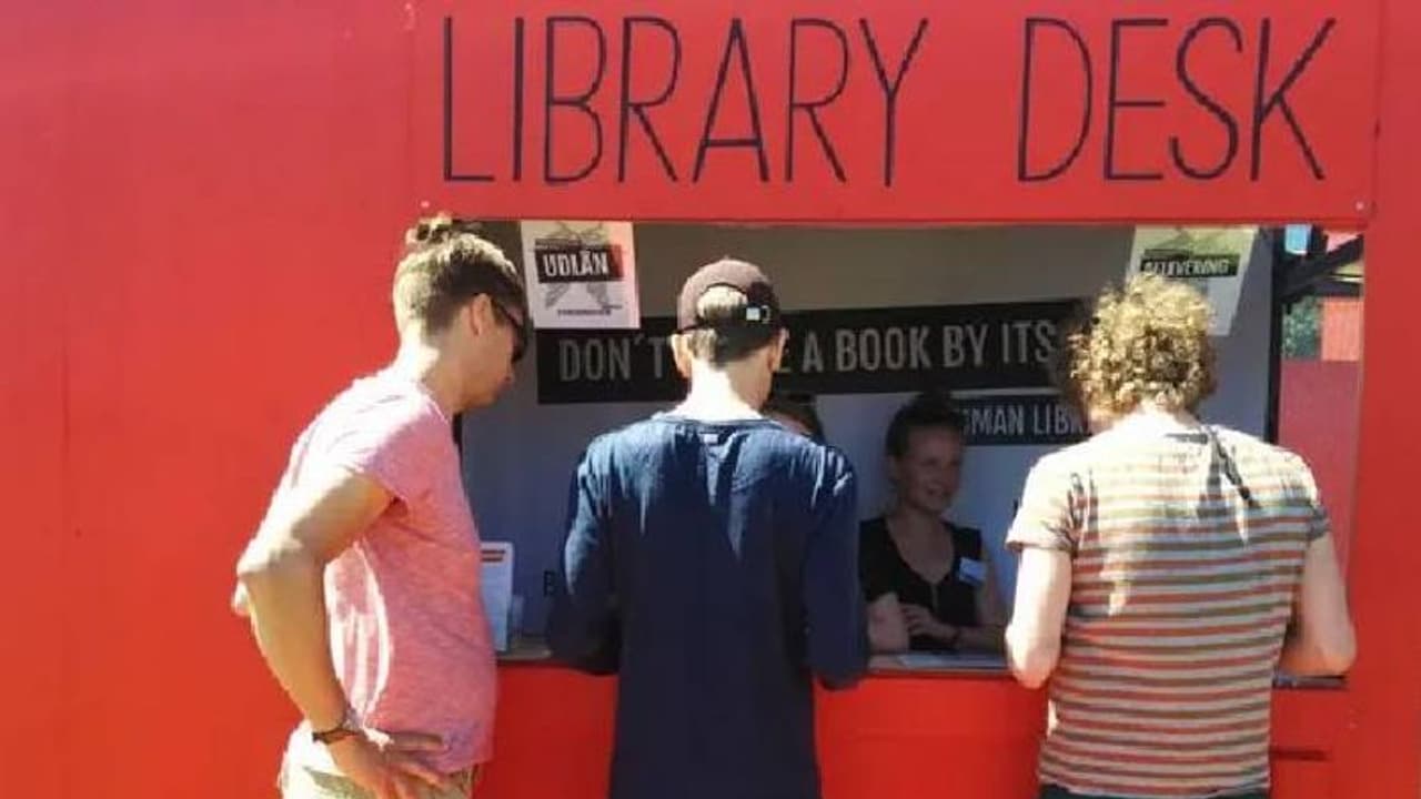 Human Library : ഈ ലൈബ്രറികളിൽ പുസ്തകങ്ങളല്ല, പകരം കിട്ടുക മനുഷ്യരെ, ഇത് ഹ്യുമൻ ലൈബ്രറി Human Library : ഈ ലൈബ്രറികളിൽ പുസ്തകങ്ങളല്ല, പകരം കിട്ടുക മനുഷ്യരെ, ഇത് ഹ്യുമൻ ലൈബ്രറി