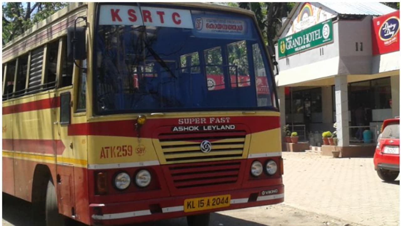 KSRTC : ഉച്ചത്തിലുള്ള സംസാരവും പാട്ടും വേണ്ട; ബസില്‍ മൊബൈല്‍ ഉപയോഗത്തിന് നിയന്ത്രണം
