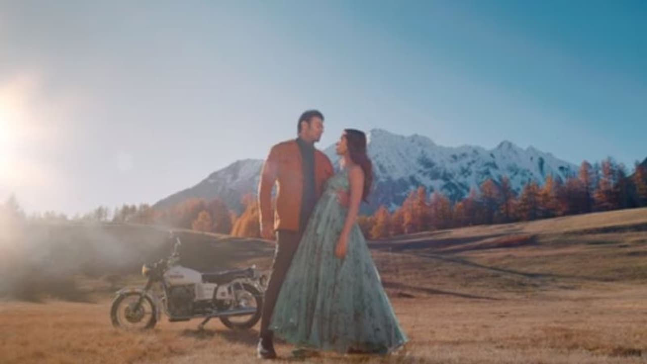 Radhe Shyam song : വിക്രമാദിത്യന് പ്രേരണയോട് പ്രണയം, 'രാധേ ശ്യാമി'ലെ പുതിയ ഗാനം പുറത്തുവിട്ടു Radhe Shyam song : വിക്രമാദിത്യന് പ്രേരണയോട് പ്രണയം, 'രാധേ ശ്യാമി'ലെ പുതിയ ഗാനം പുറത്തുവിട്ടു