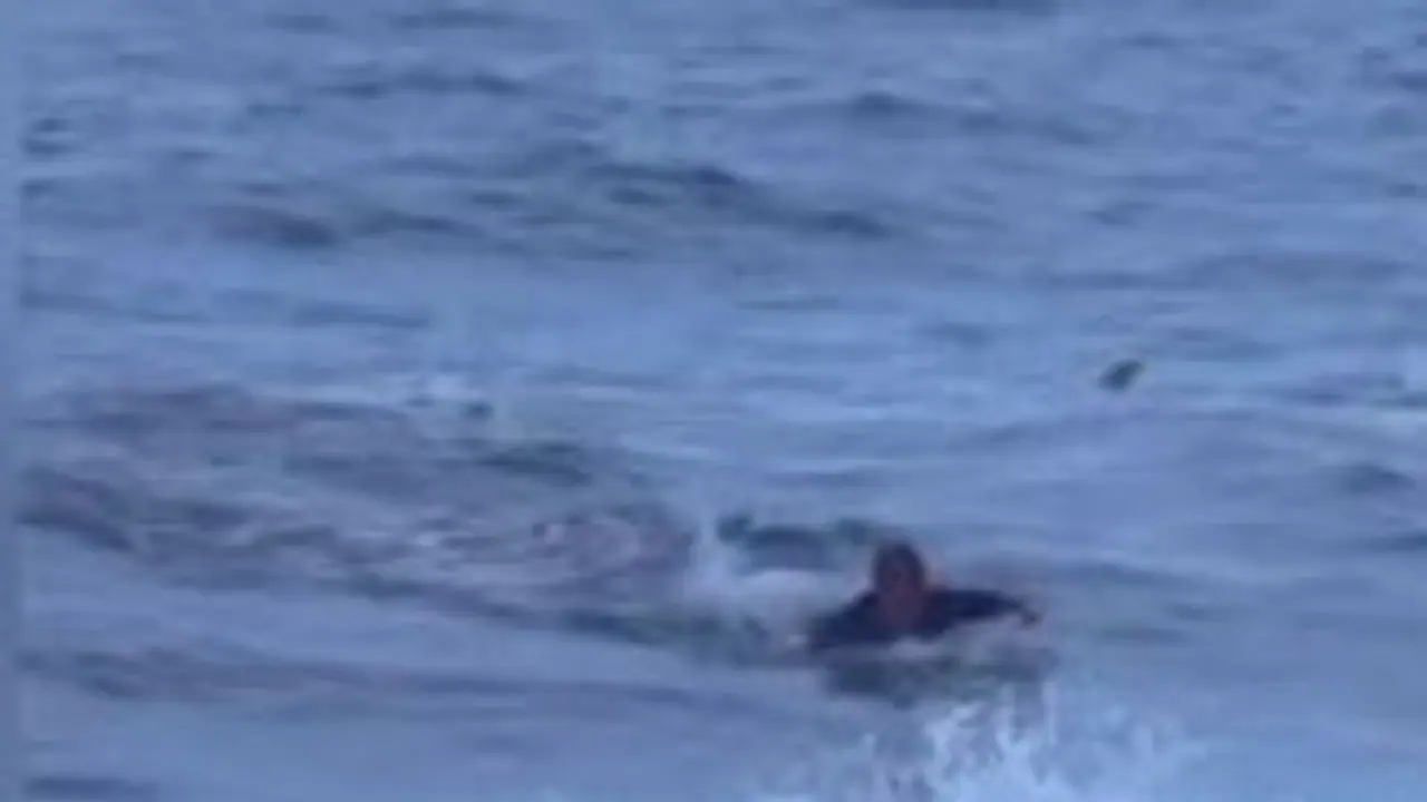 మచిలీపట్నం బీచ్ లో విషాదం... సముద్రంలో మునిగి బీ ఫార్మసీ విద్యార్థినుల దుర్మరణం