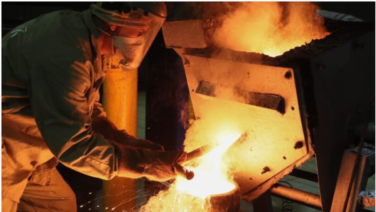 Fraud: ഉഗാണ്ടയിൽ സ്വർണഖനനത്തിൽ പങ്കാളിത്തം, രണ്ട് ലക്ഷം മാസ വരുമാനം; വൻ തട്ടിപ്പ്, പരാതി Fraud: ഉഗാണ്ടയിൽ സ്വർണഖനനത്തിൽ പങ്കാളിത്തം, രണ്ട് ലക്ഷം മാസ വരുമാനം; വൻ തട്ടിപ്പ്, പരാതി