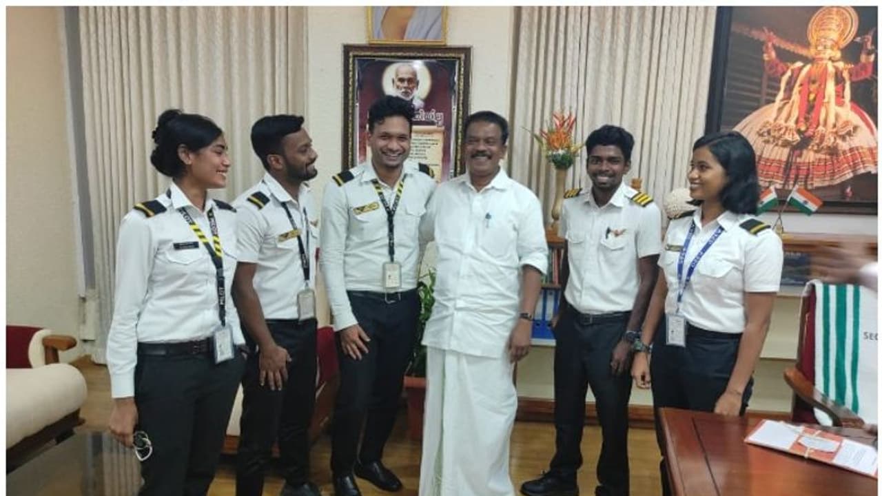 സര്‍ക്കാര്‍ സഹായത്തോടെ പട്ടിക വിഭാഗത്തില്‍ നിന്നും 5 പൈലറ്റുമാര്‍; സന്തോഷം പങ്കുവച്ച് മന്ത്രി രാധാകൃഷ്ണന്‍
