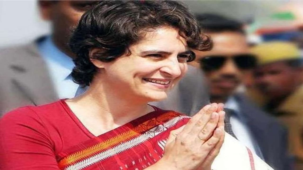 प्रतिज्ञा रैली में प्रियंका गांधी ने UP सरकार पर बोला हमला, CM योगी को बताया 'अंधेरी नगरी का चौपट राजा प्रतिज्ञा रैली में प्रियंका गांधी ने UP सरकार पर बोला हमला, CM योगी को बताया 'अंधेरी नगरी का चौपट राजा