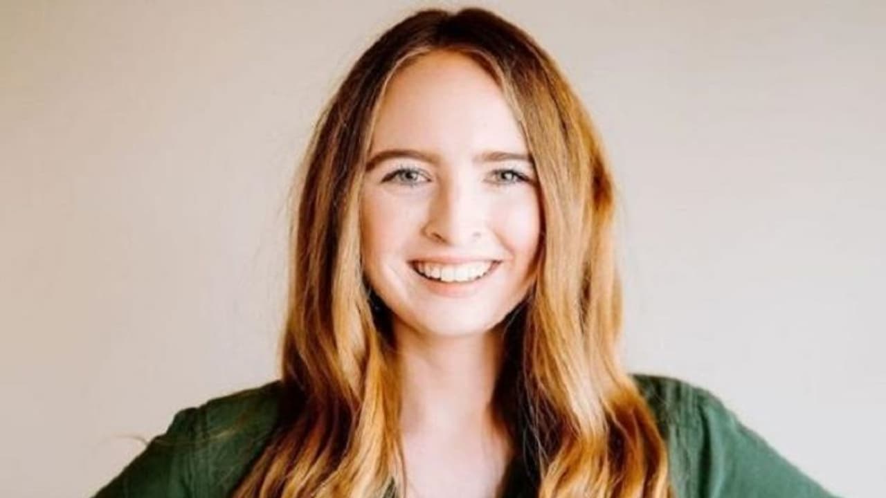 టిక్ టాక్, ఇన్ స్టాలో టిప్స్.. నెలకు అక్షరాలా రూ.కోటి సంపాదిస్తూ...