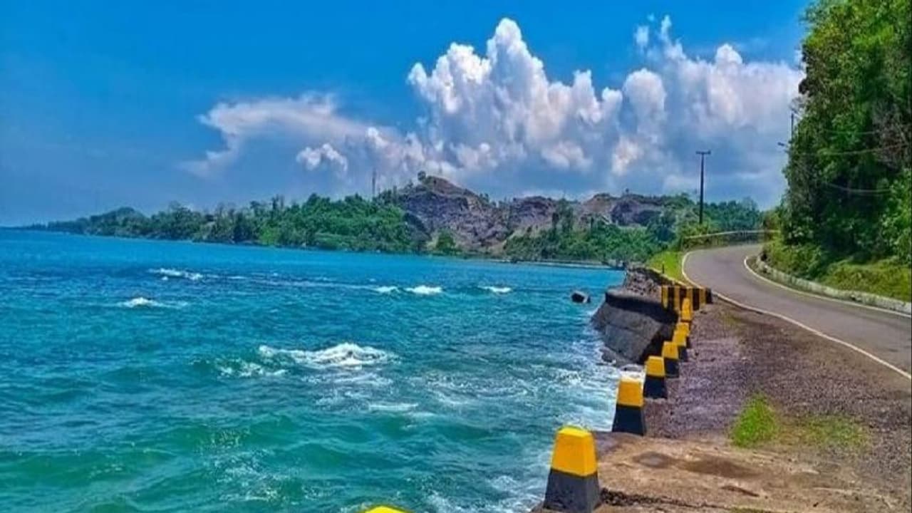 Cyclone Jawad Alert: সাইক্লোন জাওয়াদ আতঙ্ক, কোন জেলায় কত বৃষ্টি জানাল হাওয়া অফিস Cyclone Jawad Alert: সাইক্লোন জাওয়াদ আতঙ্ক, কোন জেলায় কত বৃষ্টি জানাল হাওয়া অফিস