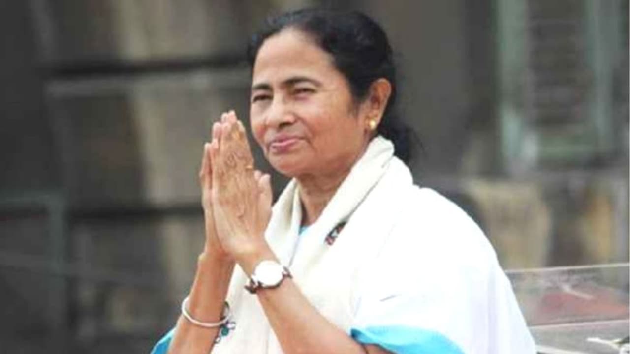 CM Mamata Banerjee की अपील गंगा सागर मेला में नहीं आएं अधिक लोग, कोरोना हुआ बेकाबू CM Mamata Banerjee की अपील गंगा सागर मेला में नहीं आएं अधिक लोग, कोरोना हुआ बेकाबू