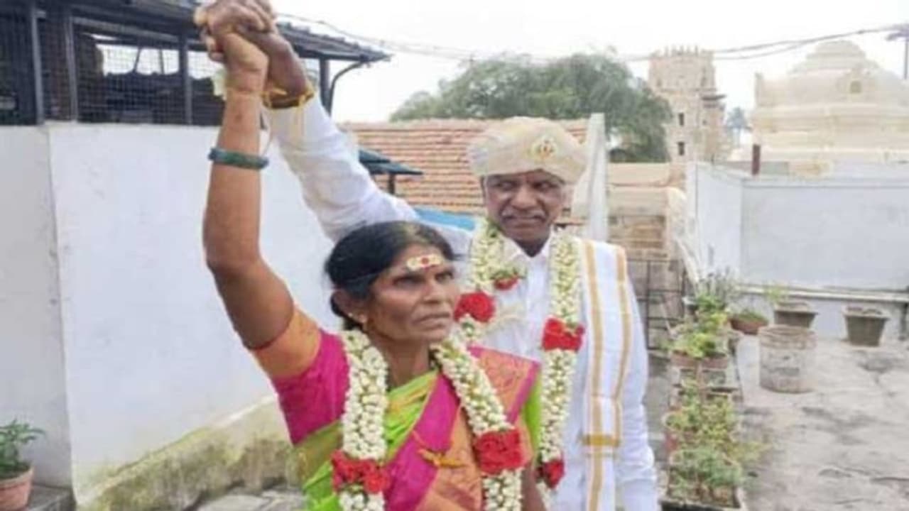 35యేళ్ల తరువాత కలుసుకున్న ప్రేమజంట.. 65యేళ్ల వయసులో ఒక్కటయ్యింది...