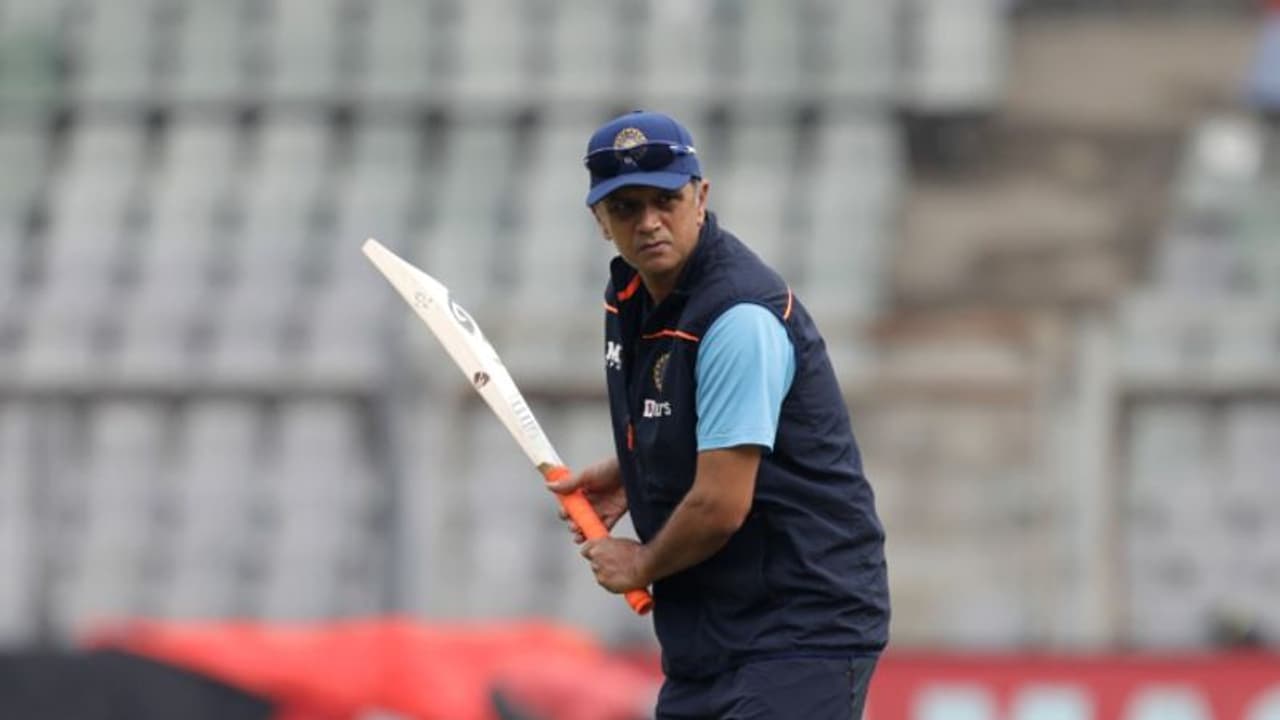 SA vs IND : പരമ്പര പിടിക്കാന് ഈ കളി പോരാ; മെച്ചപ്പെടുത്തേണ്ട മേഖലകള് തുറന്നുപറഞ്ഞ് ദ്രാവിഡ് SA vs IND : പരമ്പര പിടിക്കാന് ഈ കളി പോരാ; മെച്ചപ്പെടുത്തേണ്ട മേഖലകള് തുറന്നുപറഞ്ഞ് ദ്രാവിഡ്