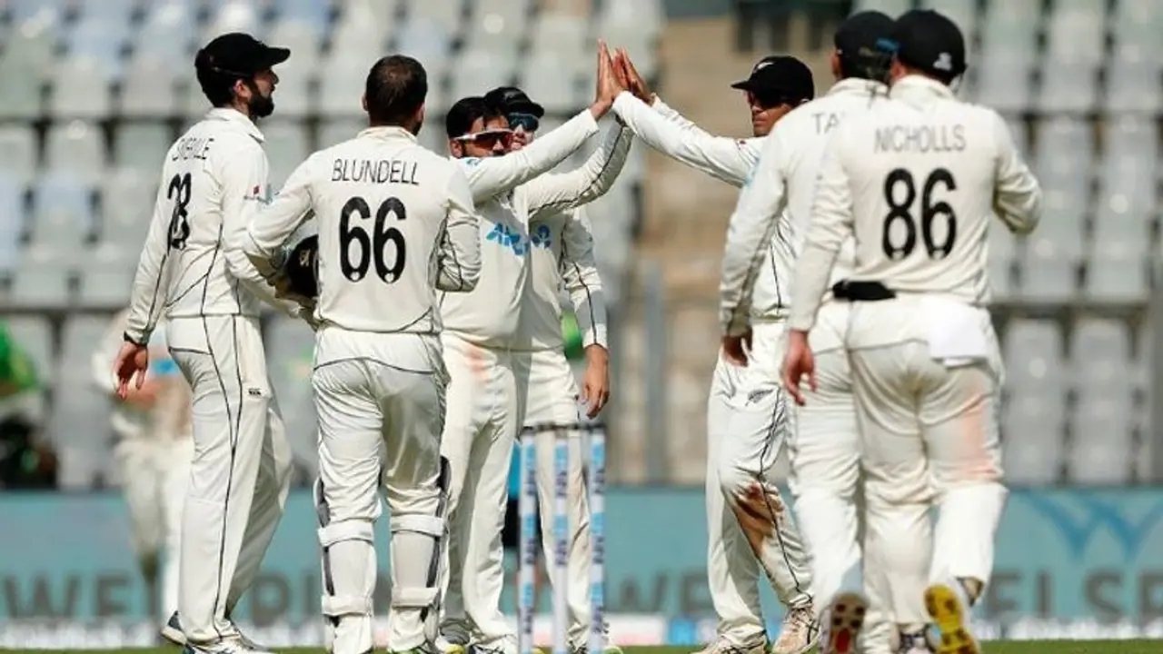 IND vs NZ 2nd Test: एजाज पटेल vs भारत हुआ मुकाबला, टीम इंडिया से अकेले लोहा ले रहा है ये कीवी गेंदबाज