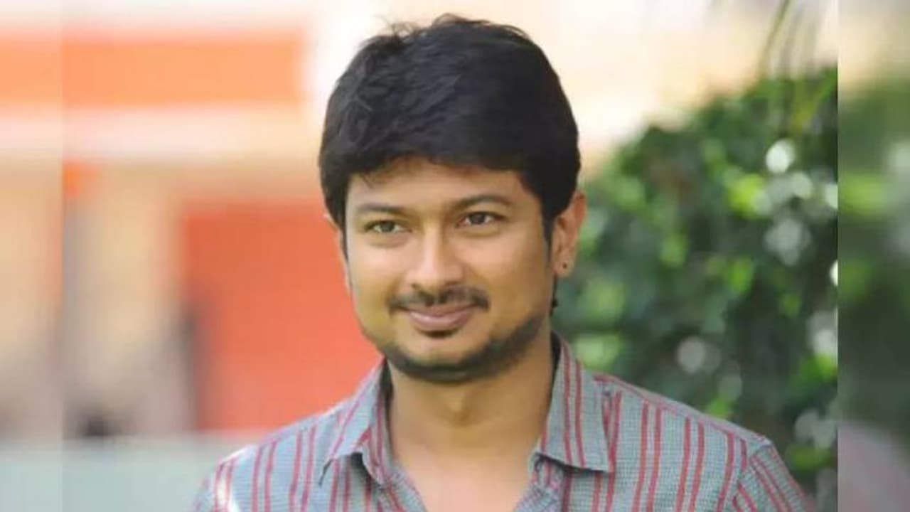 Udhayanidhi Stalin : சினிமாவுக்கு குட் பை சொல்ல தயாராகும் உதயநிதி.... கடைசி படத்திற்காக தீயாய் வேலை செய்கிறார் Udhayanidhi Stalin : சினிமாவுக்கு குட் பை சொல்ல தயாராகும் உதயநிதி.... கடைசி படத்திற்காக தீயாய் வேலை செய்கிறார்