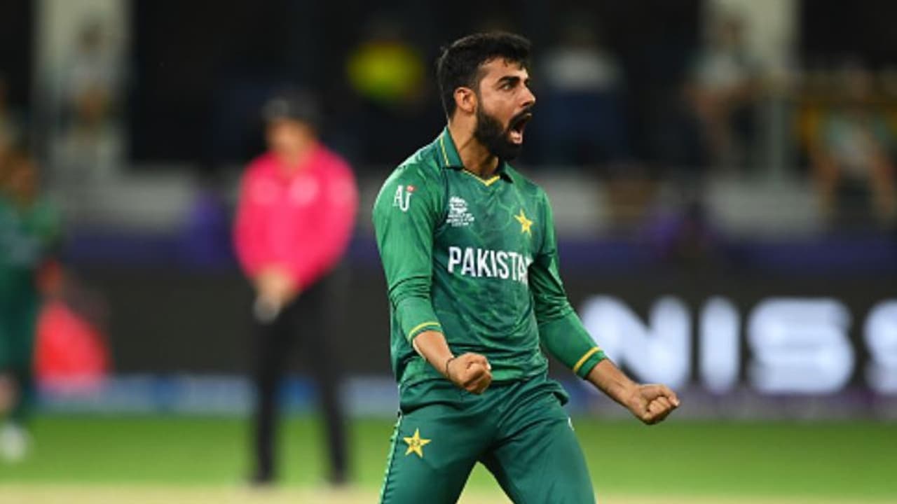 டி20 கிரிக்கெட்டில் பாகிஸ்தான் வீரராக ஷதாப் கான் வரலாற்று சாதனை 