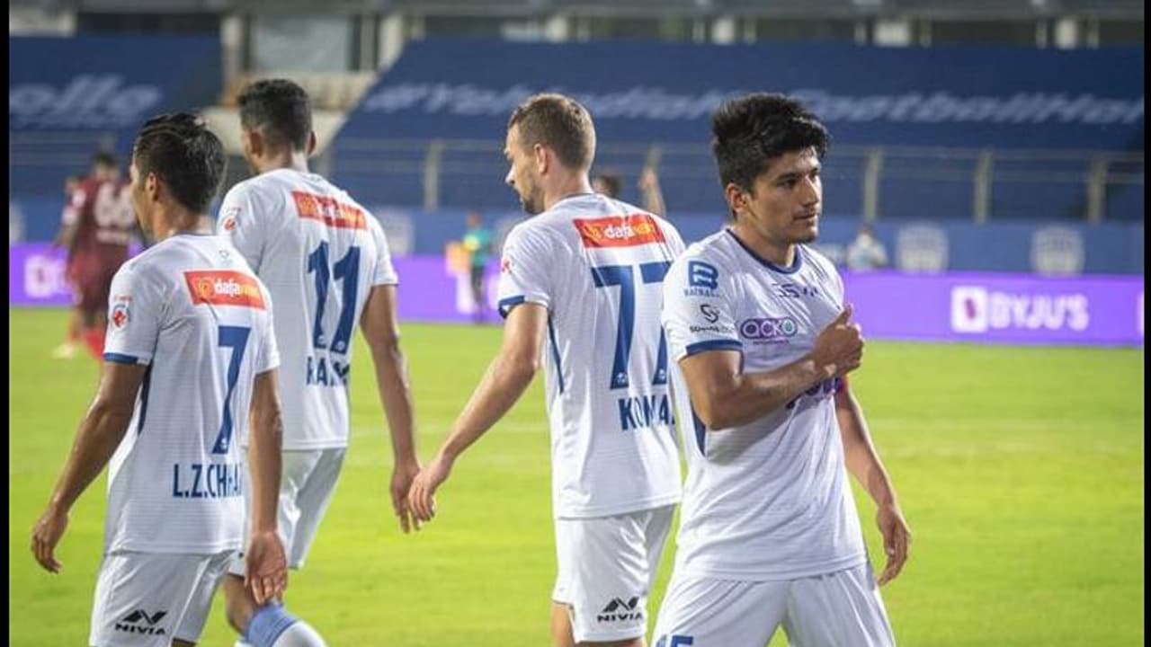 ISL : ചെന്നൈയിനെ സമനിലയില് പൂട്ടി ഈസ്റ്റ് ബംഗാള് ISL : ചെന്നൈയിനെ സമനിലയില് പൂട്ടി ഈസ്റ്റ് ബംഗാള്