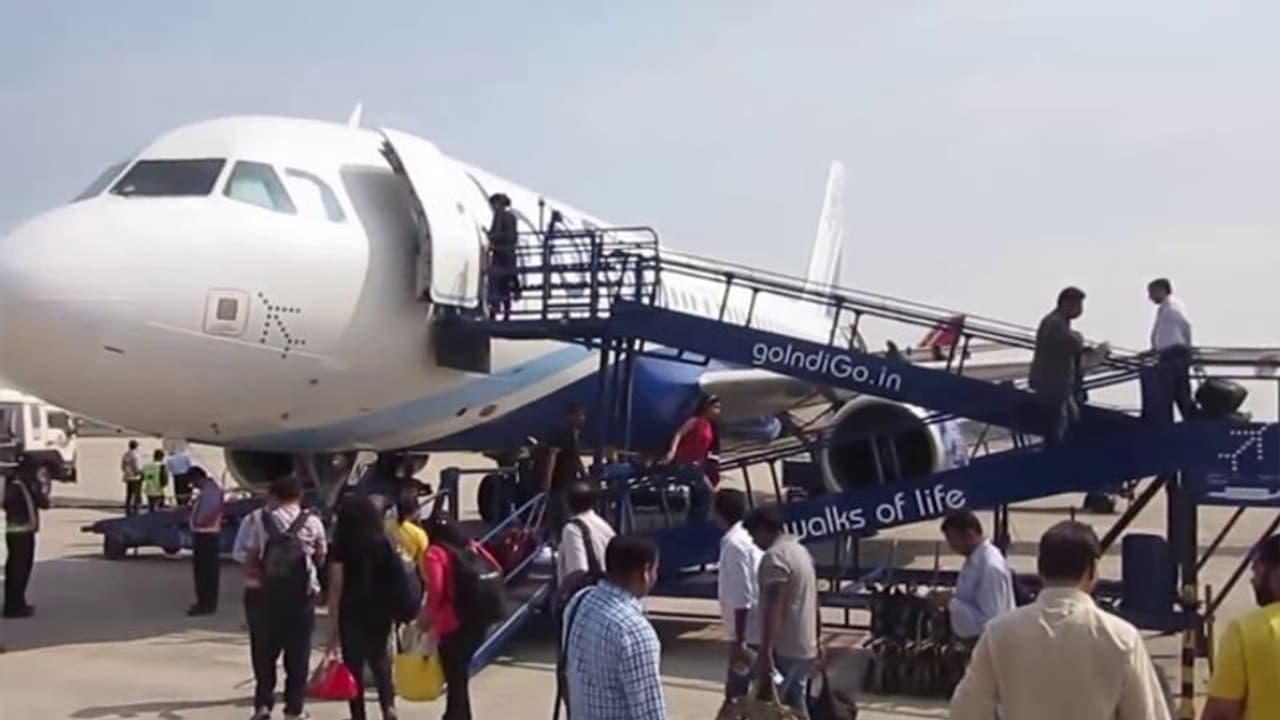 లక్నో విమానాశ్రయాన్ని పేల్చివేస్తామని బెదిరింపు.. కట్ చేస్తే.. నిందితుడి అరెస్ట్ 