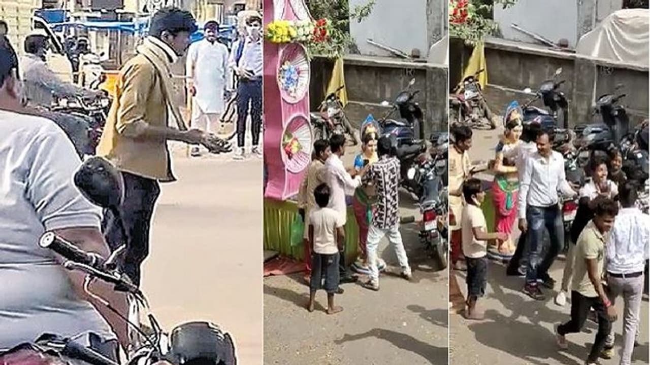 తాగితే ఇలా ఉంటుందా?.. నాగుపాముతో తందనాలు, బుట్టబొమ్మతో స్టెప్పులు...(వీడియో)