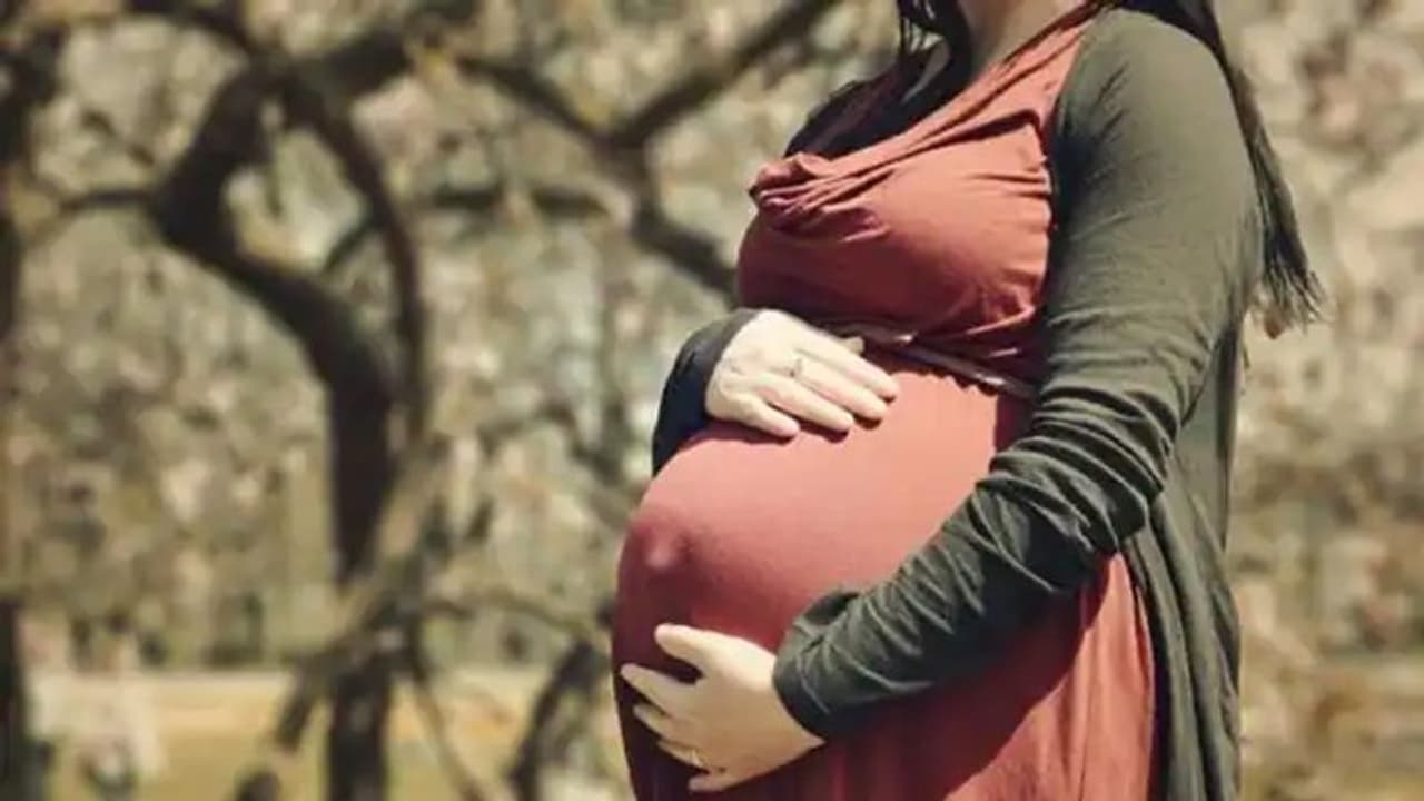 Solar eclipse: ಗ್ರಹಣ ಕಾಲದಲ್ಲಿ ಗರ್ಭಿಣಿಯರು ಹೇಗಿರಬೇಕು...? Solar eclipse: ಗ್ರಹಣ ಕಾಲದಲ್ಲಿ ಗರ್ಭಿಣಿಯರು ಹೇಗಿರಬೇಕು...?