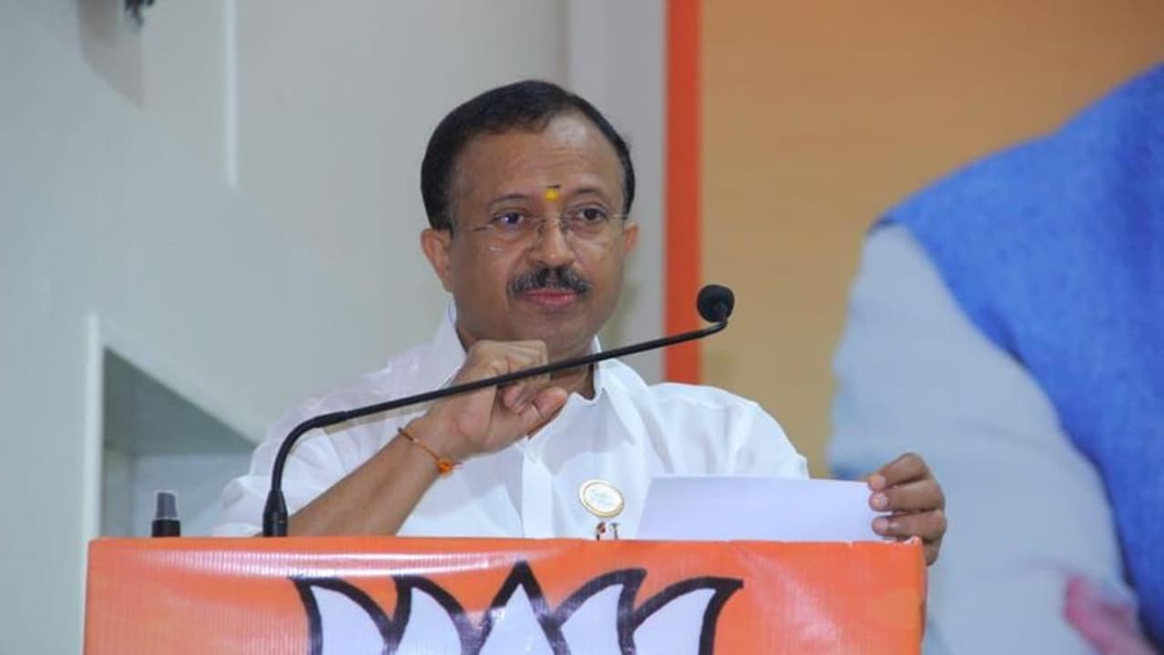 ఏపీలో తుగ్లక్ పాలన సాగుతోంది.. జగన్ పై కేంద్ర మంత్రి మురళిధరన్ కామెంట్స్ ఏపీలో తుగ్లక్ పాలన సాగుతోంది.. జగన్ పై కేంద్ర మంత్రి మురళిధరన్ కామెంట్స్