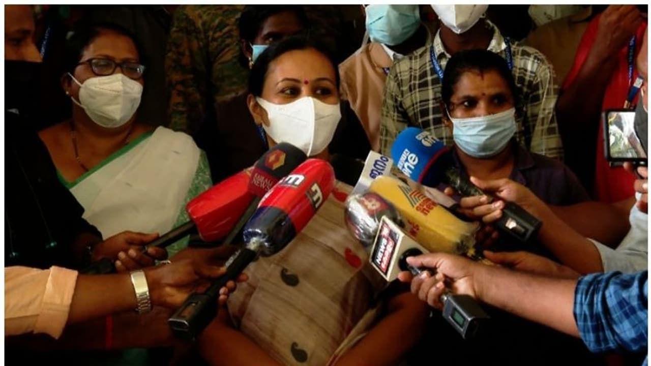 Attappadi : 'അട്ടപ്പാടിയിലെ ഗർഭിണികൾക്ക് പ്രത്യേകപദ്ധതി, നവജാതശിശുക്കൾക്ക് ഐസിയു'; ഊരുകൾ സന്ദർശിച്ച് മന്ത്രി