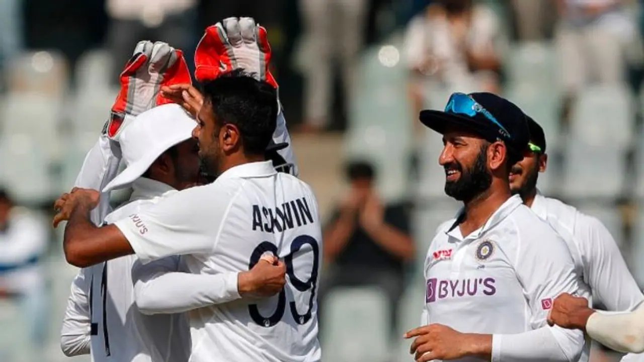 Ind vs Nz: মায়াঙ্কের ১৫০, আজাজের ১০ উইকেট, প্রথম ইনিংসে ধরাশায়ী নিউজিল্যান্ড Ind vs Nz: মায়াঙ্কের ১৫০, আজাজের ১০ উইকেট, প্রথম ইনিংসে ধরাশায়ী নিউজিল্যান্ড