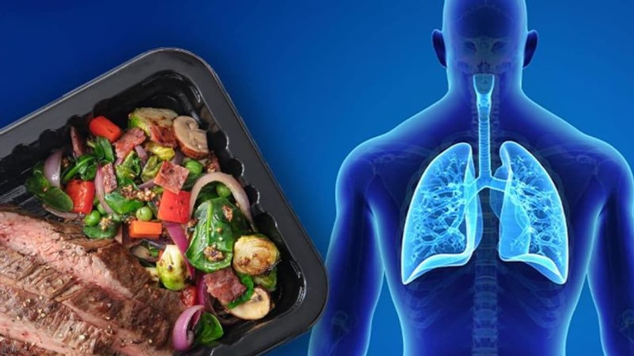 ശ്വാസകോശാരോഗ്യം മെച്ചപ്പെടുത്തുന്നതിന് സഹായിക്കുന്ന 10 സൂപ്പർ ഫുഡുകൾ