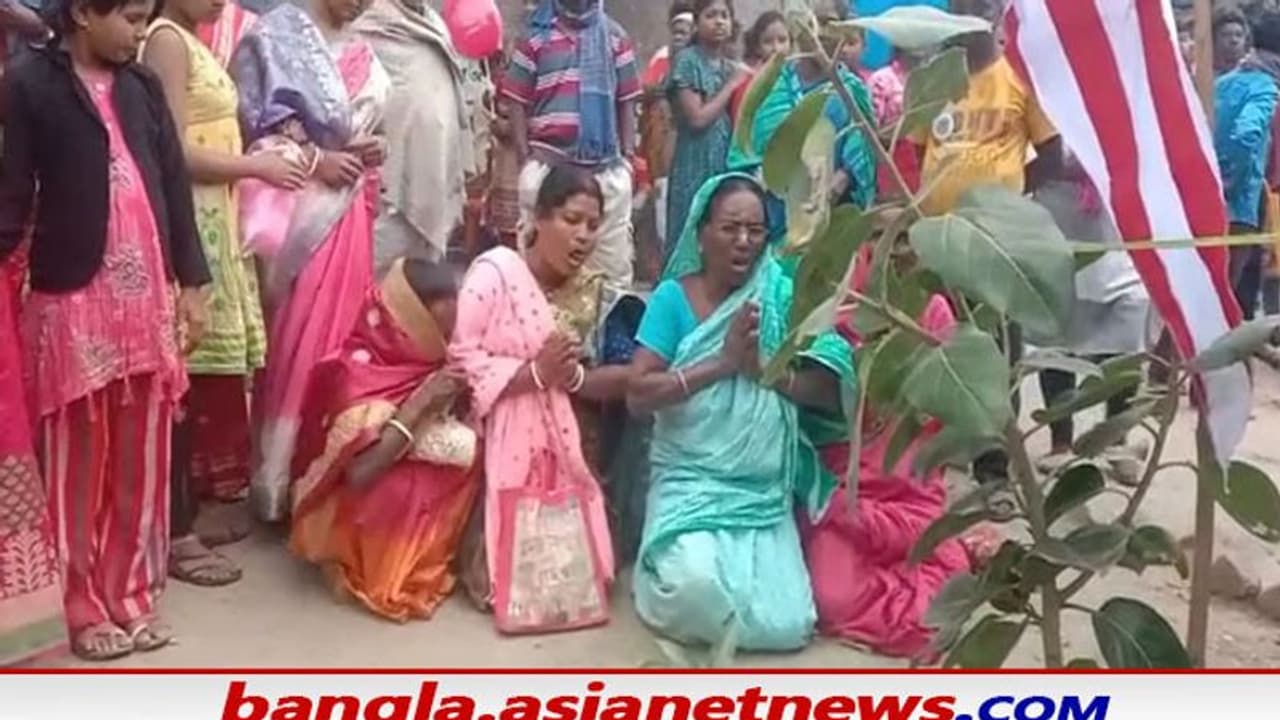 Sundarban: সাম্প্রদায়িক সম্প্রীতির নজির, জাওয়াদের হাত থেকে বাঁচতে হিন্দু মুসলিম একযোগে চলছে পুজোপাঠ Sundarban: সাম্প্রদায়িক সম্প্রীতির নজির, জাওয়াদের হাত থেকে বাঁচতে হিন্দু মুসলিম একযোগে চলছে পুজোপাঠ