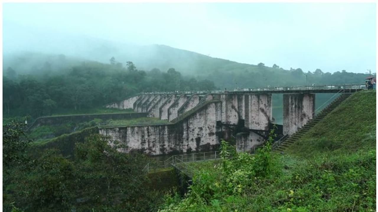 Mullaperiyar : മുല്ലപ്പെരിയാറില് നാലംഗ സംഘം സന്ദര്ശനം നടത്തി; എത്തിയത് തമിഴ്നാട് ബോട്ടില് Mullaperiyar : മുല്ലപ്പെരിയാറില് നാലംഗ സംഘം സന്ദര്ശനം നടത്തി; എത്തിയത് തമിഴ്നാട് ബോട്ടില്