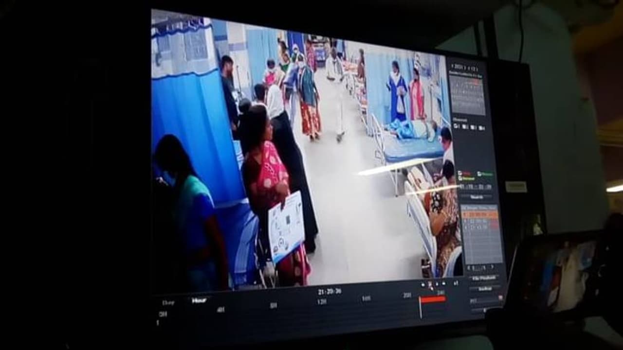 அதிகரிக்கும் பெண் சிசு கொலை..? சிக்கிய சிசிடிவி.. கொலையாளிக்கு வலைவீச்சு.. அதிகரிக்கும் பெண் சிசு கொலை..? சிக்கிய சிசிடிவி.. கொலையாளிக்கு வலைவீச்சு..