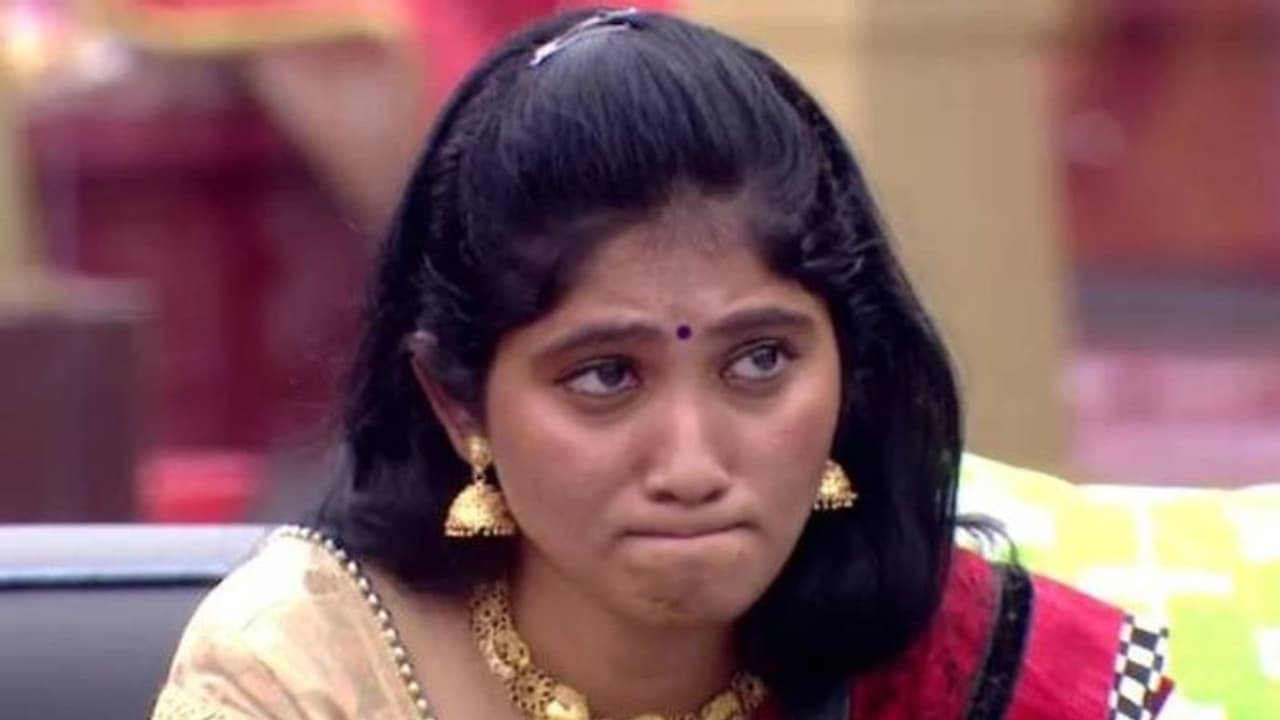BiggBoss Julie: காதலன் மீது மோசடி புகார் கொடுத்த விவகாரம் போலீஸ் விசாரணையில் டுவிஸ்ட்... வசமாக சிக்கிய ஜூலி BiggBoss Julie: காதலன் மீது மோசடி புகார் கொடுத்த விவகாரம் போலீஸ் விசாரணையில் டுவிஸ்ட்... வசமாக சிக்கிய ஜூலி
