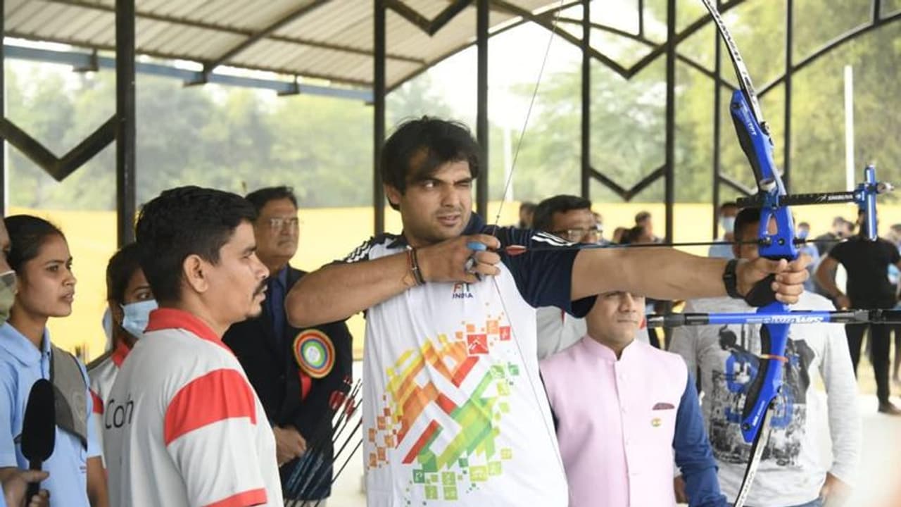 Neeraj Chopra: ಮೈದಾನದಲ್ಲಿ ಮಾತ್ರವಲ್ಲ ಫೀಲ್ಡ್ ನ ಹೊರಗೂ ಚಿನ್ನದ ಹುಡುಗ ಚಾಂಪಿಯನ್! Neeraj Chopra: ಮೈದಾನದಲ್ಲಿ ಮಾತ್ರವಲ್ಲ ಫೀಲ್ಡ್ ನ ಹೊರಗೂ ಚಿನ್ನದ ಹುಡುಗ ಚಾಂಪಿಯನ್!