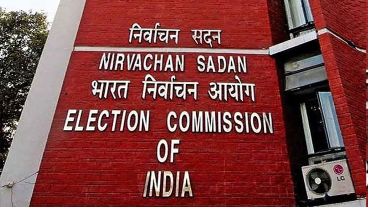 257 प्रत्याशियों पर यूपी विधानसभा चुनाव लड़ने पर रोक, निर्वाचन आयोग ने किया अयोग्य घोषित
