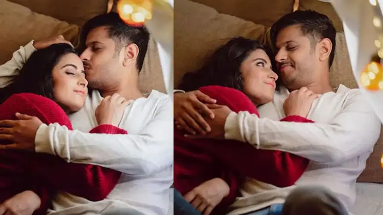 Neil Bhatt ने शादी बाद शेयर की बेडरूम रोमांस की फोटोज, नई नवेली दुल्हन को बाहों में लिए आए नजर Neil Bhatt ने शादी बाद शेयर की बेडरूम रोमांस की फोटोज, नई नवेली दुल्हन को बाहों में लिए आए नजर