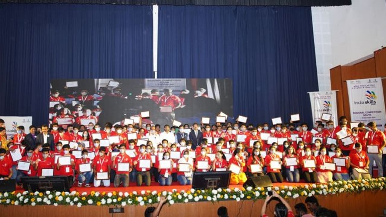 IndiaSkills 2021: 29 ಪದಕಗಳೊಂದಿಗೆ 2ನೇ ಸ್ಥಾನ ಪಡೆದ ಕರ್ನಾಟಕ! IndiaSkills 2021: 29 ಪದಕಗಳೊಂದಿಗೆ 2ನೇ ಸ್ಥಾನ ಪಡೆದ ಕರ್ನಾಟಕ!