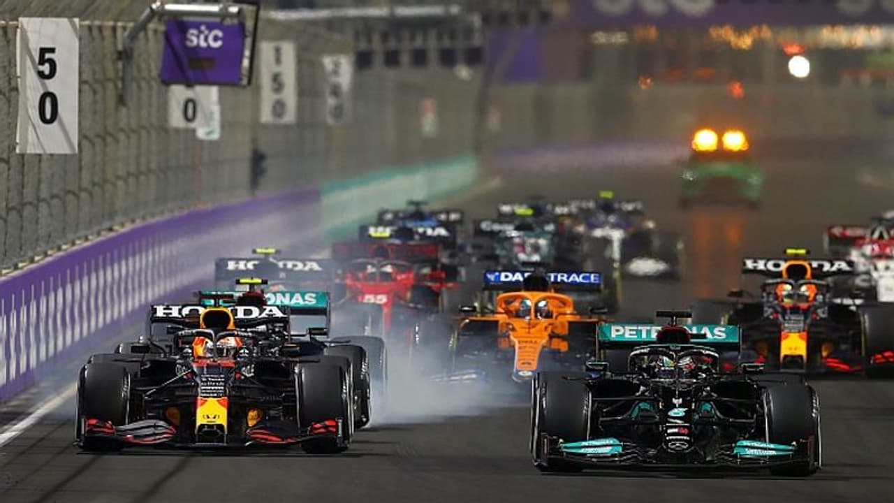 Formula E कार रेसिंग के लिए भारत का ये शहर भी दौड़ में शामिल, Jaguar ने जताई उम्मीद Formula E कार रेसिंग के लिए भारत का ये शहर भी दौड़ में शामिल, Jaguar ने जताई उम्मीद