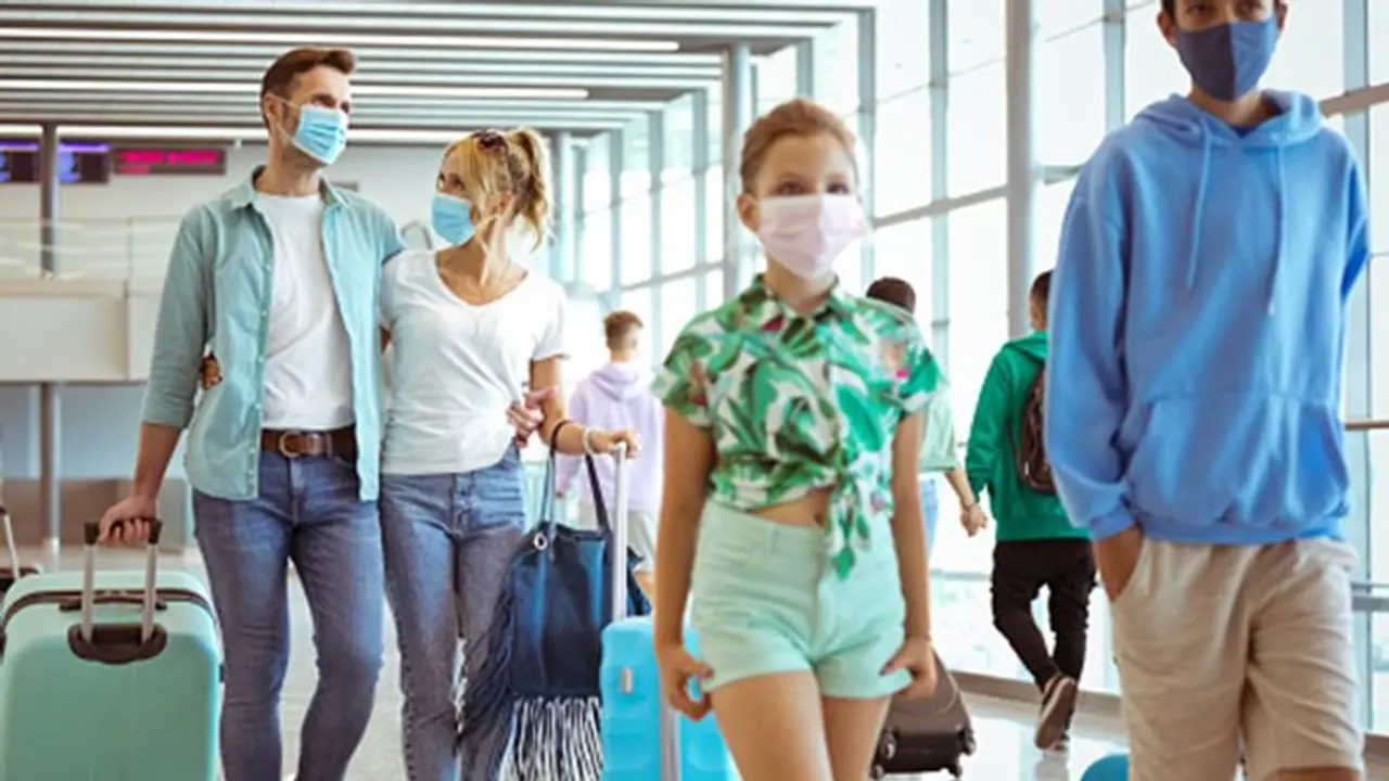 Omicron का कम्युनिटी ट्रांसमिशन, ब्रिटेन ने रेड लिस्ट से सभी 11 देशों पर लगाए बैन को हटा दिया Omicron का कम्युनिटी ट्रांसमिशन, ब्रिटेन ने रेड लिस्ट से सभी 11 देशों पर लगाए बैन को हटा दिया