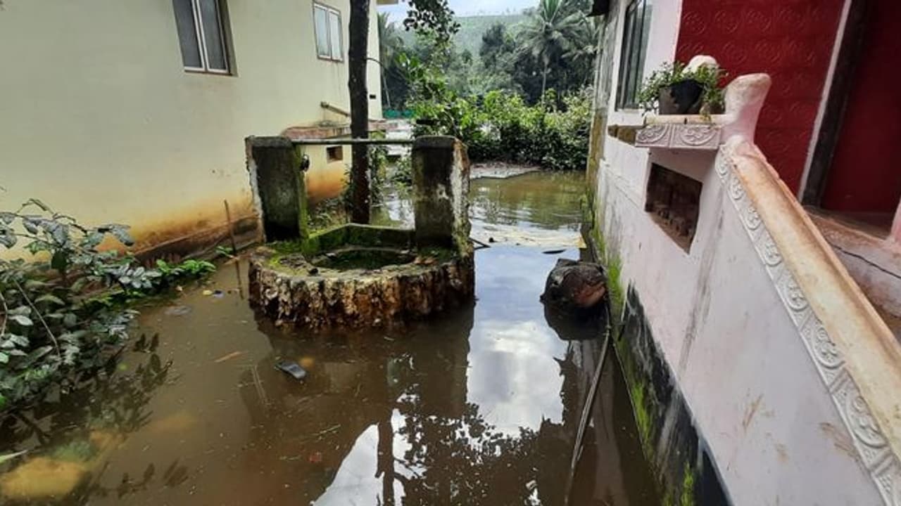 Mullaperiyar : മുല്ലപ്പെരിയാറില്‍ നിന്ന് വെള്ളം ഒഴുക്കി വിട്ടത് പലതവണ; വീടുകള്‍ക്ക് ബലക്ഷയം, നഷ്ടപരിഹാരമില്ല
