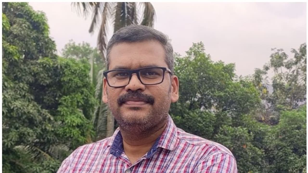 blood stem cell donation : 'ജീവിക്കാൻ ബ്ലഡ് സ്റ്റെം സെൽ വേണം', സുമനസ്സുകളോട് സഹായം അഭ്യർത്ഥിച്ച് അഭിലാഷ് blood stem cell donation : 'ജീവിക്കാൻ ബ്ലഡ് സ്റ്റെം സെൽ വേണം', സുമനസ്സുകളോട് സഹായം അഭ്യർത്ഥിച്ച് അഭിലാഷ്