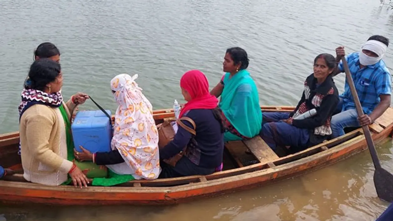 HAR GHAR DASTSAK: ओमिक्रोन की टेंशन के बीच वैक्सीनेशन की स्पीड को PM ने सराहा, किया ये tweet