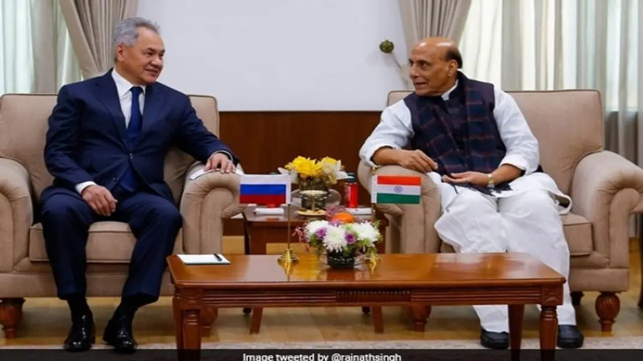 భార‌త్, ర‌ష్యా మ‌ధ్య పలు ర‌క్ష‌ణరంగ‌ ఒప్పందాలు