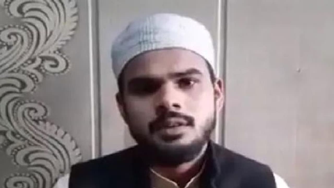 'जय श्री राम' के नारे लगाने पर उलमा ने जताया ऐतराज, मुस्लिम युवक बोला नारा लगाकर नहीं किया कोई गुनाह 'जय श्री राम' के नारे लगाने पर उलमा ने जताया ऐतराज, मुस्लिम युवक बोला नारा लगाकर नहीं किया कोई गुनाह