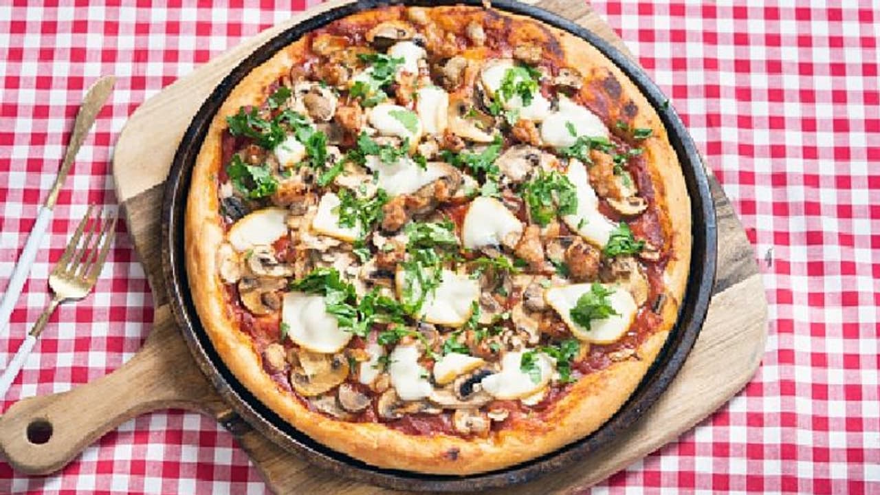 Google Doodle: পিৎজা লাভারদের জন্য বিশেষ গেমস রয়েছে গুগল ডুডলে, জেনে নিন কারণটা কী Google Doodle: পিৎজা লাভারদের জন্য বিশেষ গেমস রয়েছে গুগল ডুডলে, জেনে নিন কারণটা কী