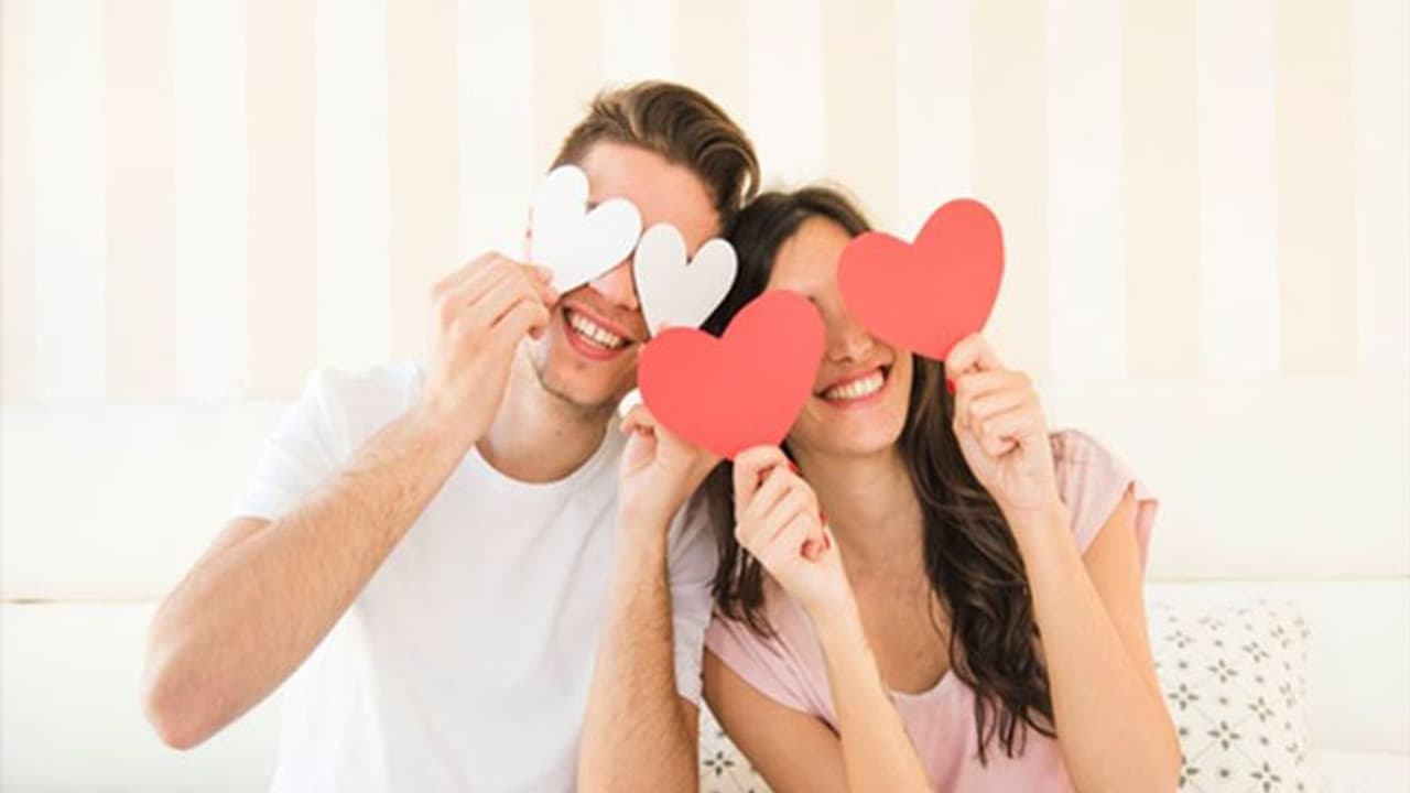 Relationship Tips: প্রেমিকের মন রাখতে বন্ধুদের থেকে আলাদা হবেন ভাবছে, বন্ধুত্ব ভাঙার আগে কয়টি জিনিস মেনে চলুন