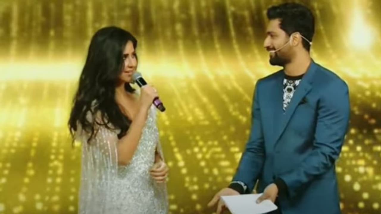 Katirna kaif Vicky Kaushal Marriage: कैट विक्की की होगी ग्रैंड संगीत सेरेमनी, कपल इस गाने पर करेंगे डांस Katirna kaif Vicky Kaushal Marriage: कैट विक्की की होगी ग्रैंड संगीत सेरेमनी, कपल इस गाने पर करेंगे डांस