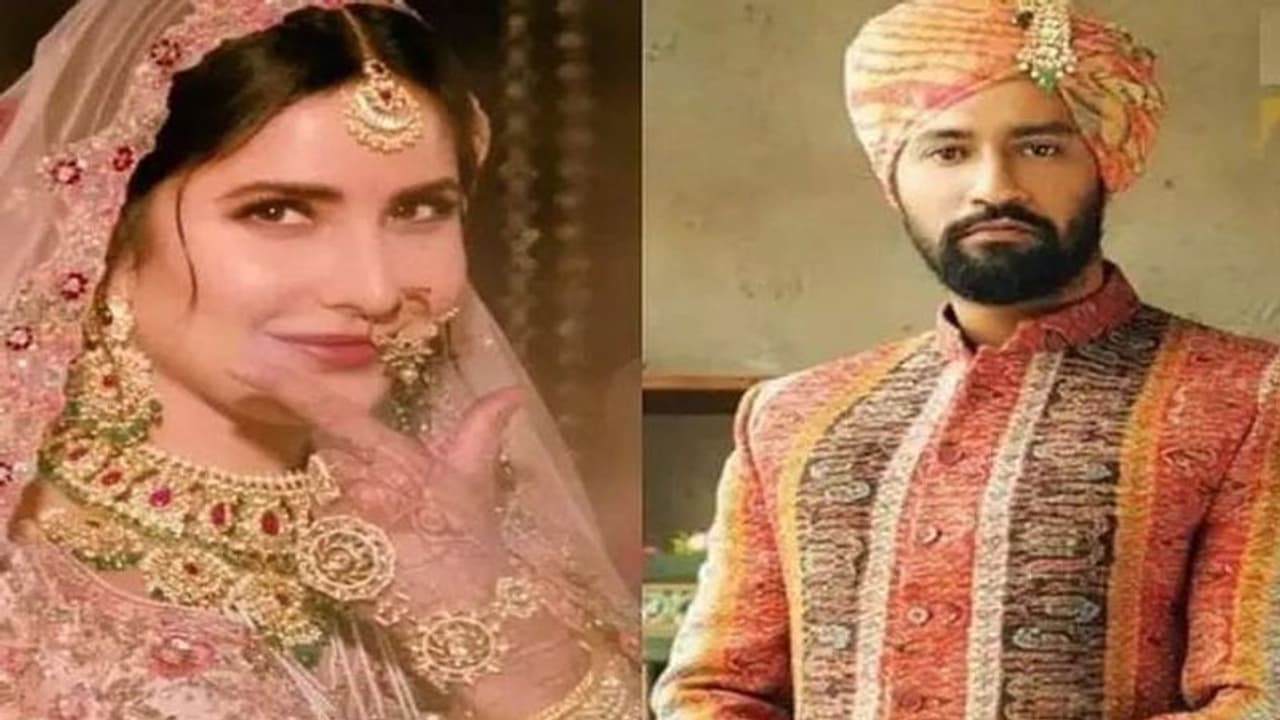 Katrina Kaif Vicky marriage: कैटरीना को लेने स्पेशल बग्गी से जाएंगे विक्की, जानें बारात की धांसू तैयारी Katrina Kaif Vicky marriage: कैटरीना को लेने स्पेशल बग्गी से जाएंगे विक्की, जानें बारात की धांसू तैयारी