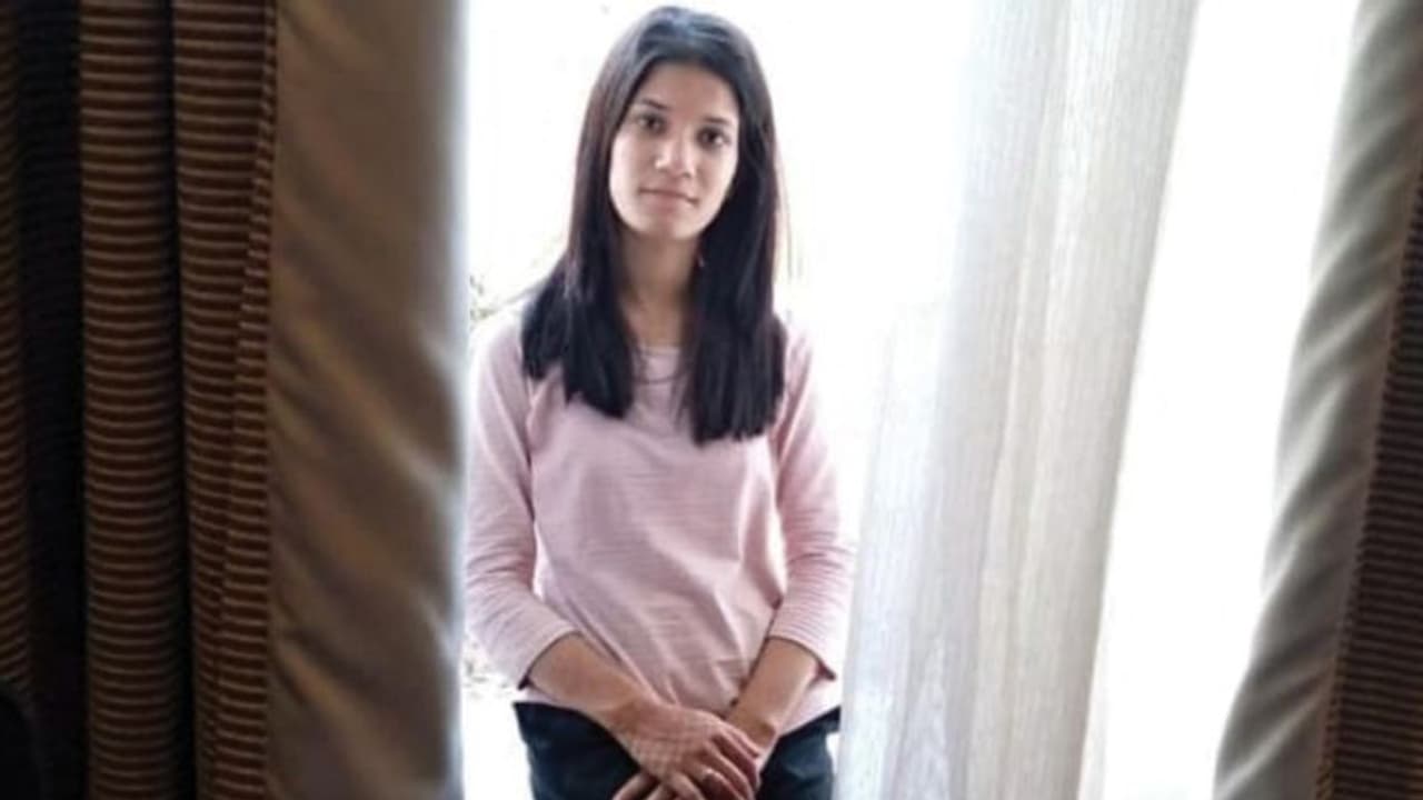 पढ़ने में अव्वल..लेकिन जिंदगी की जंग हार गई: 'पापा मम्मी माफ करना यह लिखते ही..MBBS स्टूडेंट ने किया सुसाइड पढ़ने में अव्वल..लेकिन जिंदगी की जंग हार गई: 'पापा मम्मी माफ करना यह लिखते ही..MBBS स्टूडेंट ने किया सुसाइड