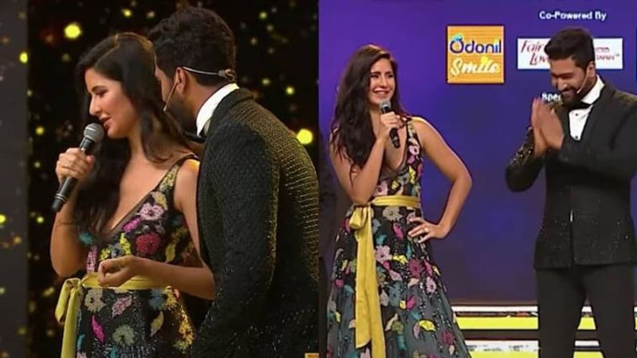 Katrina Vicky Wedding: সলমনের সামনেই ক্যাটরিনাকে প্রমোজ করেছিলেন ভিকি, ভাইরাল ভিডিও Katrina Vicky Wedding: সলমনের সামনেই ক্যাটরিনাকে প্রমোজ করেছিলেন ভিকি, ভাইরাল ভিডিও