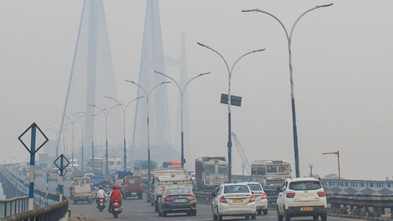 Cyclone Jawad ने कोलकाता में वो किया जो 40 साल में कभी नहीं हुआ... बिन बुलाई बारिश ने कर दिया ये काम Cyclone Jawad ने कोलकाता में वो किया जो 40 साल में कभी नहीं हुआ... बिन बुलाई बारिश ने कर दिया ये काम
