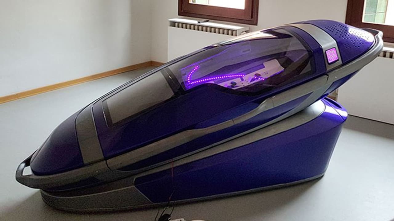 ಆತ್ಮಹತ್ಯೆ ಯಂತ್ರದಲ್ಲಿ ಕುಳಿತು ಮೊದಲ ಸಾವು; ಫೋಟೋ ತೆಗೆಯಲು ಹೋದವರ ಬಂಧನ ಆತ್ಮಹತ್ಯೆ ಯಂತ್ರದಲ್ಲಿ ಕುಳಿತು ಮೊದಲ ಸಾವು; ಫೋಟೋ ತೆಗೆಯಲು ಹೋದವರ ಬಂಧನ