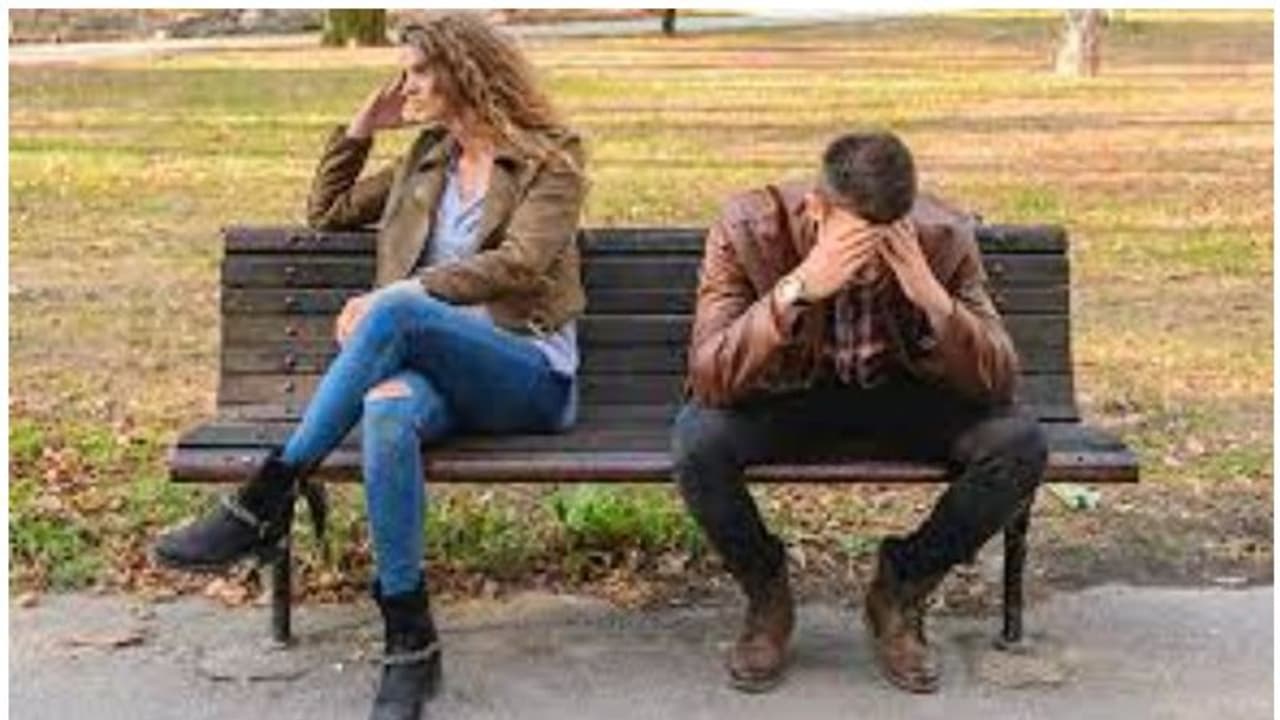 Deal with Toxic Relationship: বিষিয়ে গিয়েছে দাম্পত্য জীবন, কঠিন সিদ্ধান্ত নেওয়ার আগে কয়টি জিনিস ভেবে দেখুন