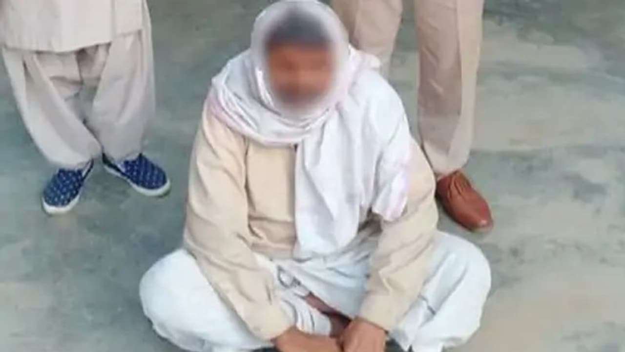 ये है हैवान ससुर: शादी के बाद से ही बहू से करने लगा रेप, 5 साल कर रहा था हैवानियत..बनना चाहता था पत्नी! ये है हैवान ससुर: शादी के बाद से ही बहू से करने लगा रेप, 5 साल कर रहा था हैवानियत..बनना चाहता था पत्नी!